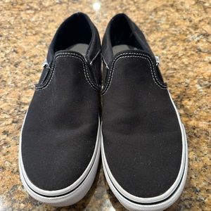 Vans women’s 8 platform slip on black like new